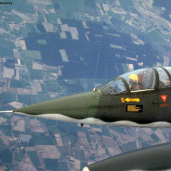 f104-3