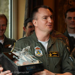 Capturefile: D:Foto's 2006Luchtvaart31 sqn party 27 aprilorigineel_MG_1396.CR2 CaptureSN: 830418026.000116 Software: Capture One PRO for Windows